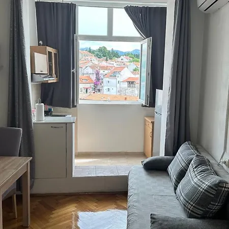 Апартаменти Trpimira Street Спліт